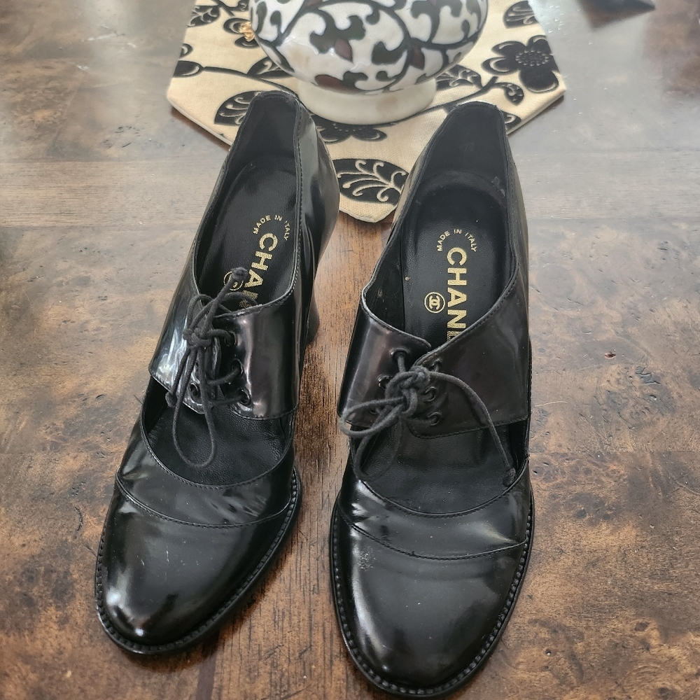 Chanel Vintage Oxford Heels size 37